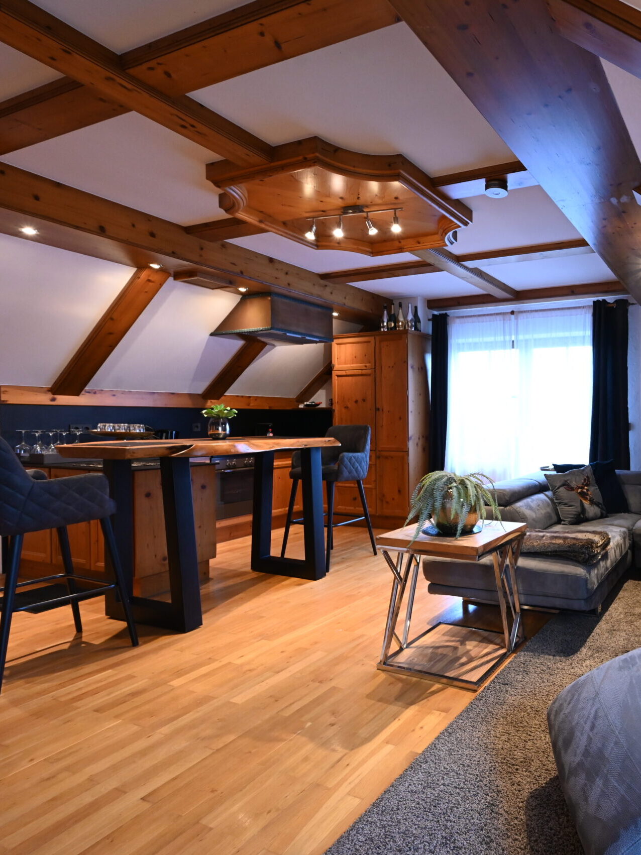 Spacious living area in the Chalet Kitzbühel Alpin Loft.