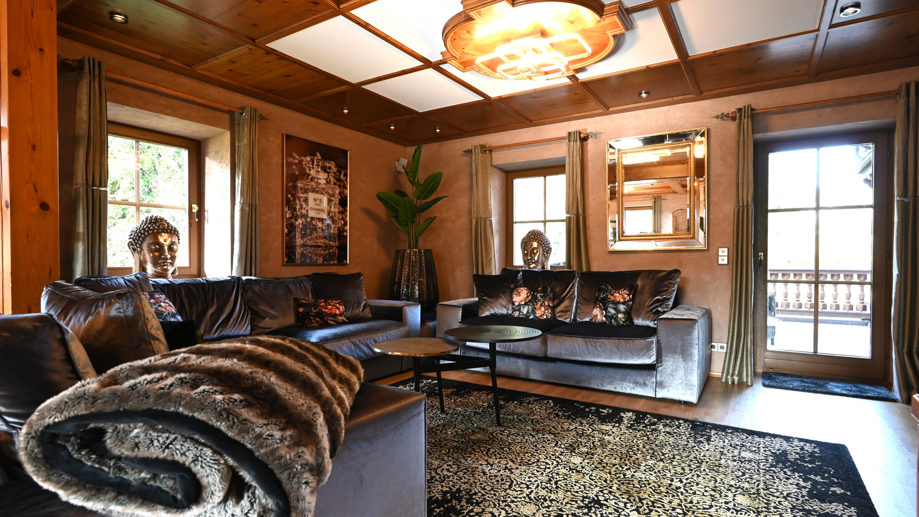 Chalet Kitzbühel Grand Lodge Meiser Spa Resort in the living room near Dinkelsbühl Hero