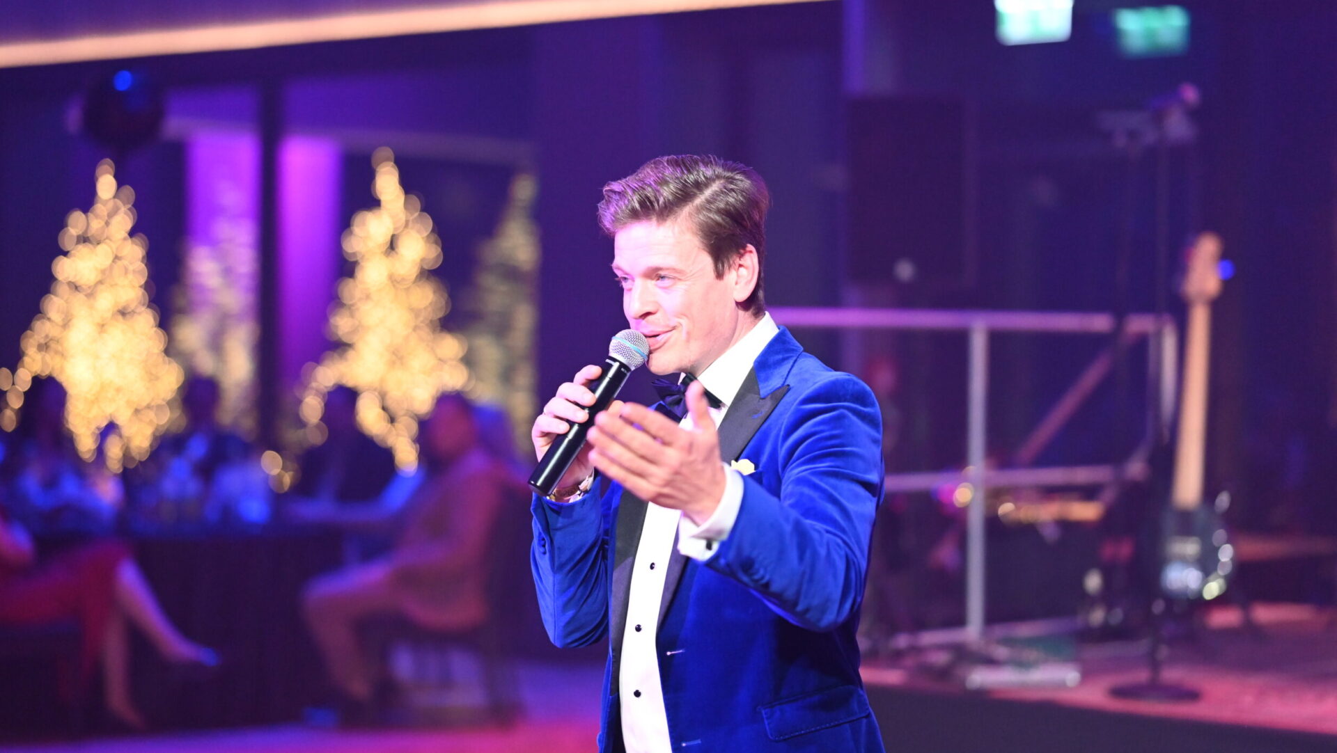 Presenter gives speech at festive event in the Meiser Congress Plaza.