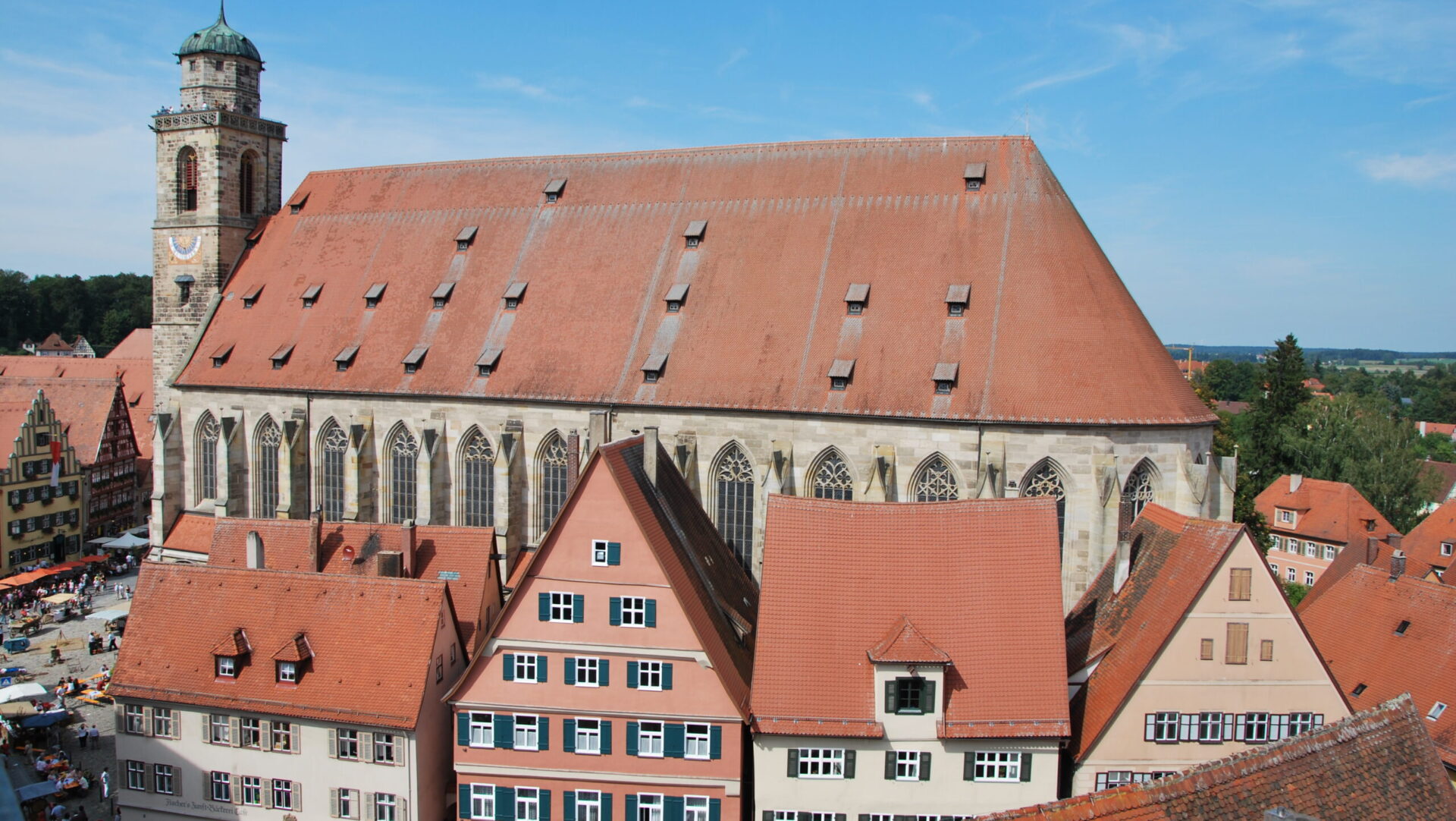 meiser design hotel dinkelsbuehl historische katholische kirche luftansicht hero