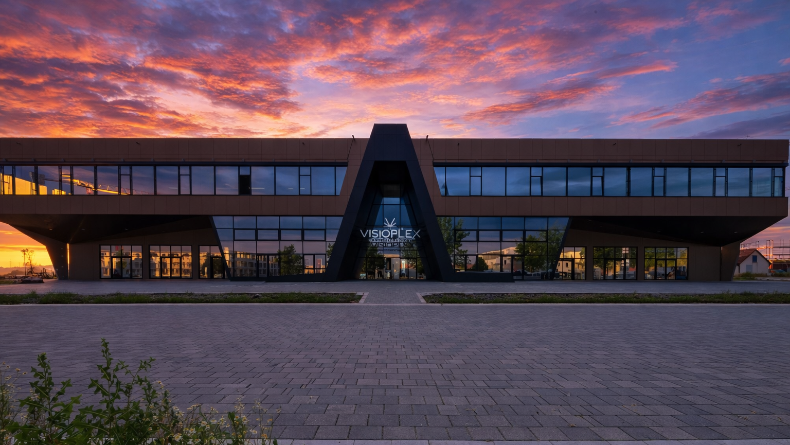 Modernes Gebäude bei Sonnenuntergang