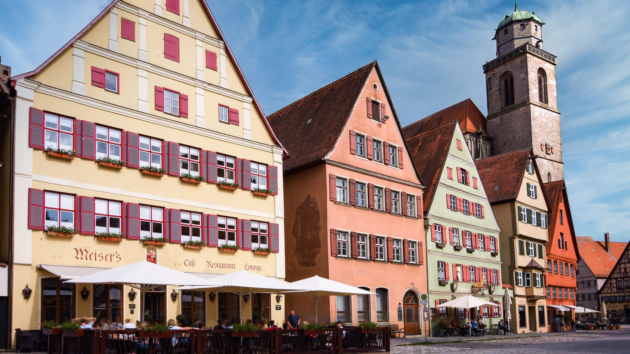 Bunte Fachwerkhäuser in Dinkelsbühl, Deutschland.