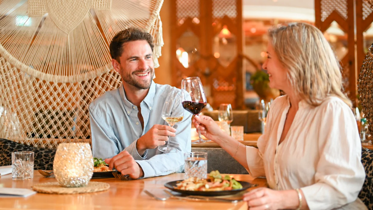 meiser spa resort essen mit mutter im restaurant in neustaedtlein hero