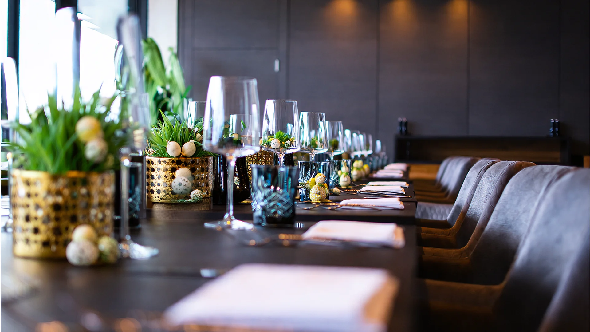 meiser design hotel ostern buffet in dinkelsbuehl bedeckter tisch hero